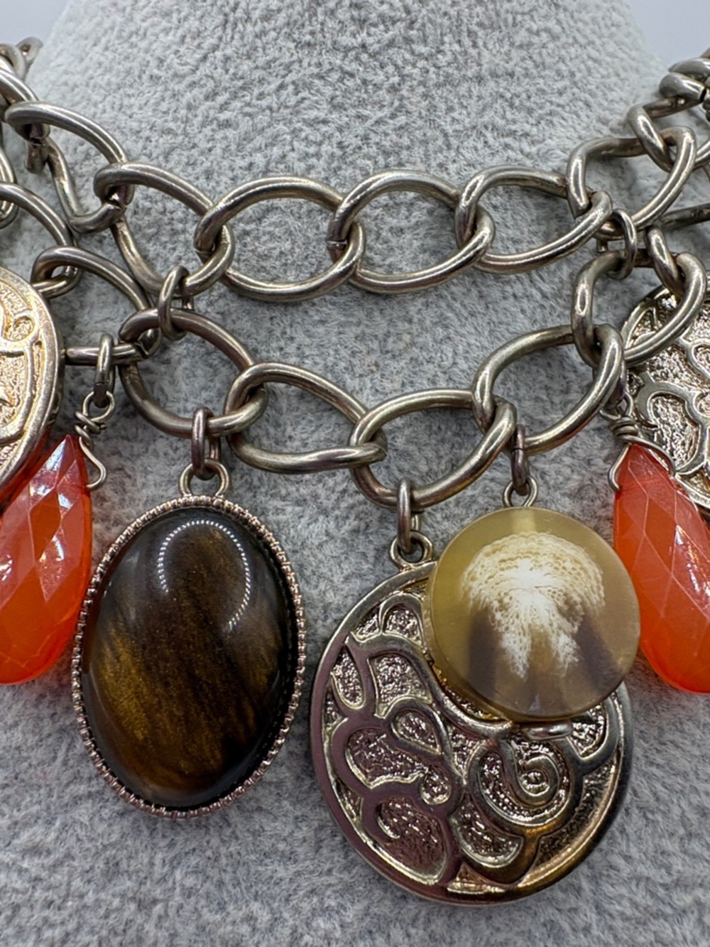 New York & Company Gold-Tone Multi-Charm Necklace Tigers Eye Brown Vintage - Picture 3 of 5